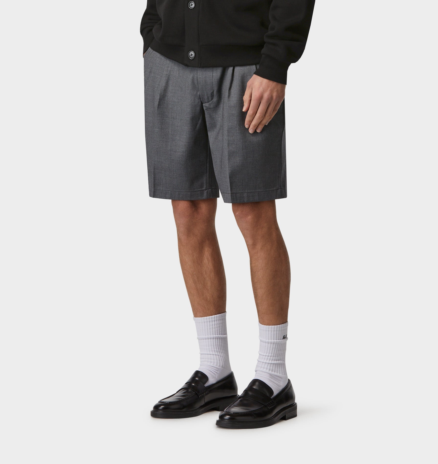 Quincy Pleated Short - Charcoal